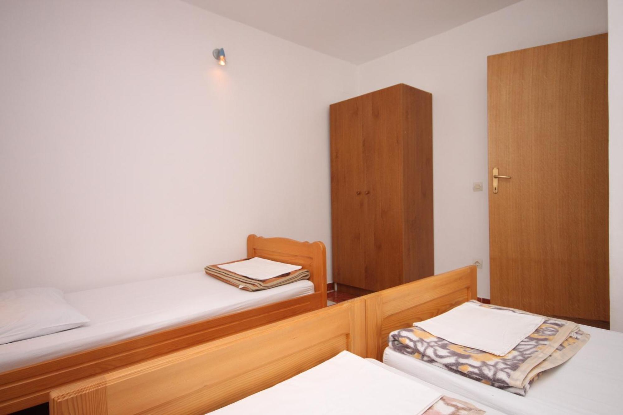 Apartments With A Parking Space Starigrad, Paklenica - 6618 Quarto foto